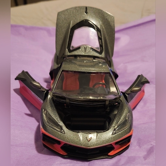 Jada Chevrolet Corvette Stingray C8 Die-Cast Car 1:24 Scale Collectible - Picture 8 of 9